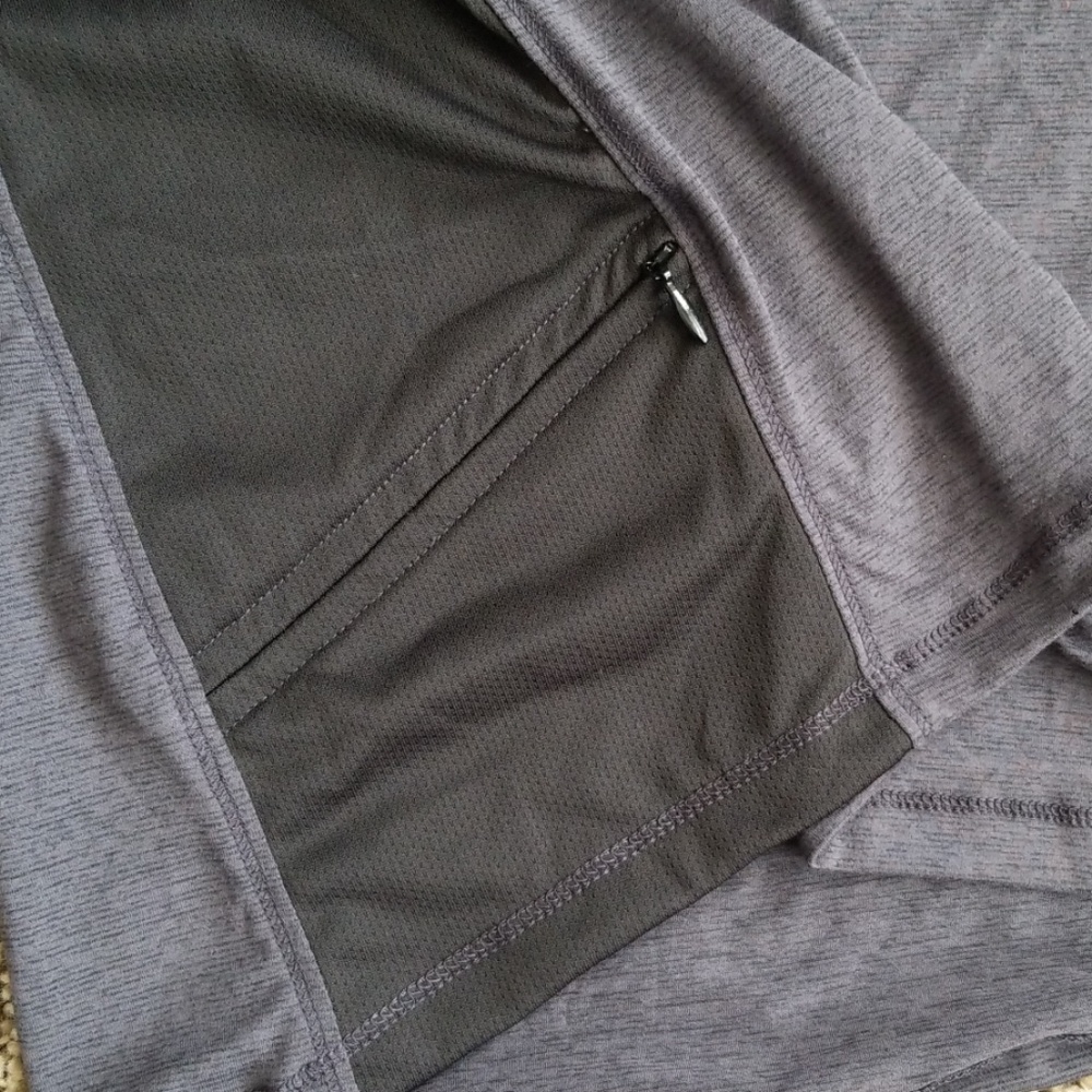L.L.Bean work out top - Picture 2 of 4